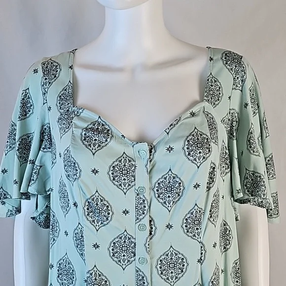 NWT Torrid Stretch Rayon Mint Green & Black Medallion Print Flutter Slee… - Picture 4 of 16